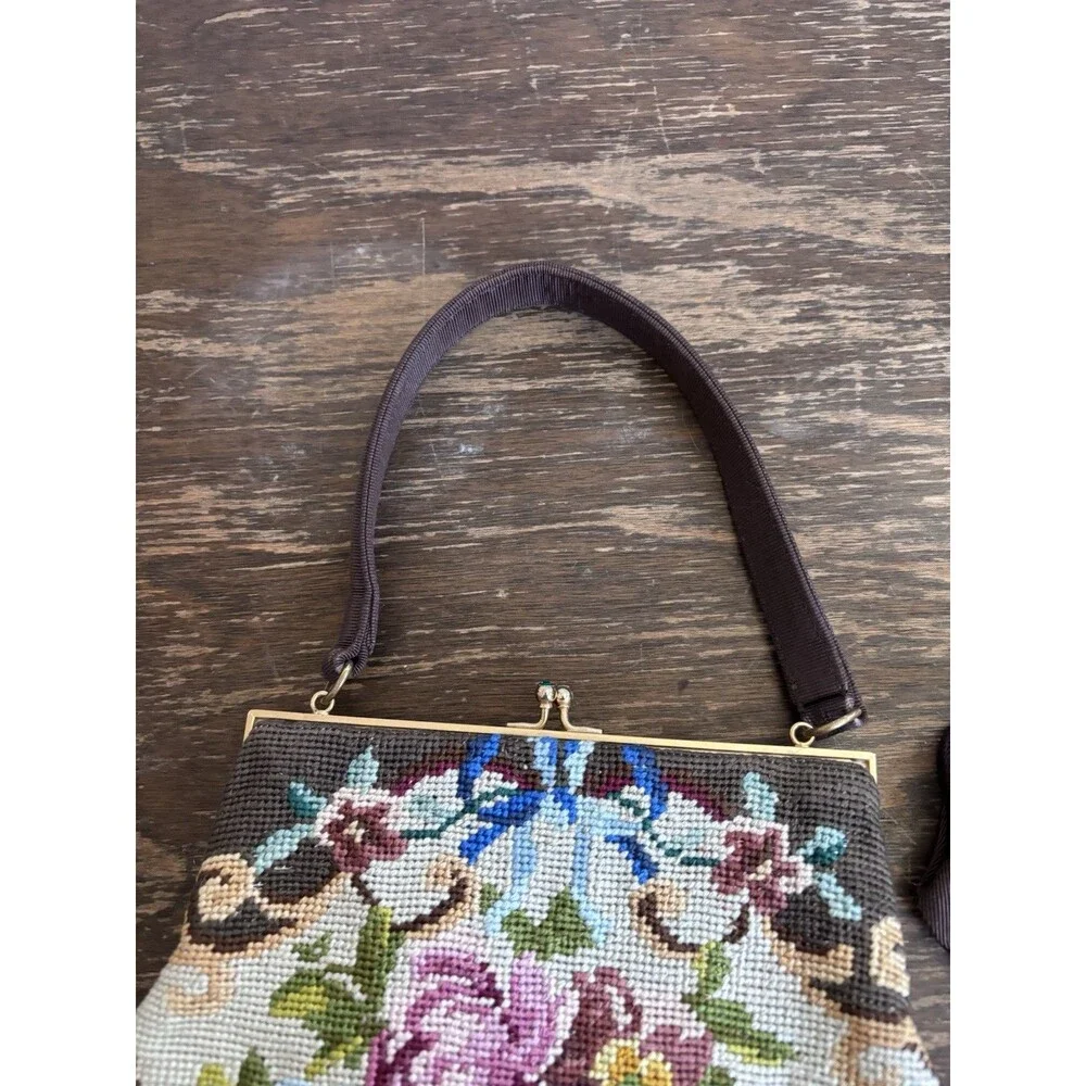 Vintage Floral Needlepoint Tapestry Handbag KISS Lock Purse W/coin Purse Talon